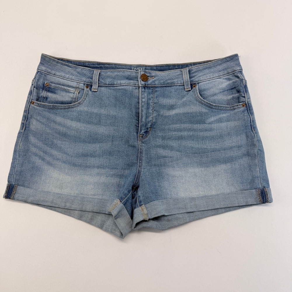 Time and Tru Womens Size 16 Mid-Rise Light Wash Cuffed Denim Shorts Blue Stretch